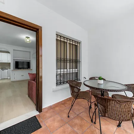 Molino Blanco Apartamento *